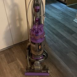 Dyson vacuum 