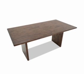 Solid Wood Dining Table– Excellent Condition