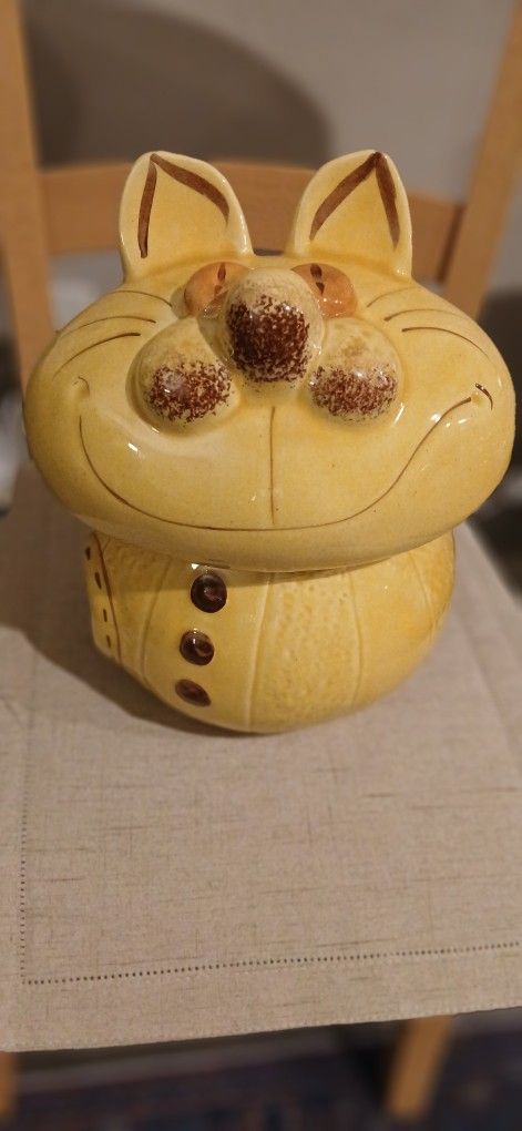 VTG Alice in Wonderland Cheshire Cat Cookie Jar