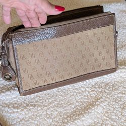 Dooney & Bourke crossover purse