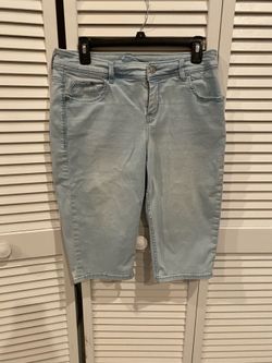 Tommy Bahama capri pants size 10