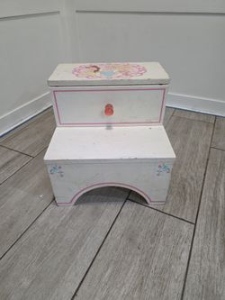 PRINCESS STEPSTOOL