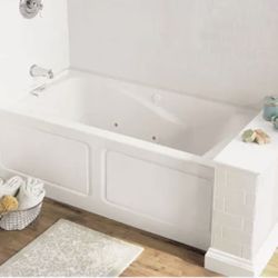 EverClean 60 in. x 32 in. Whirlpool Bathtub with Left Drain in White