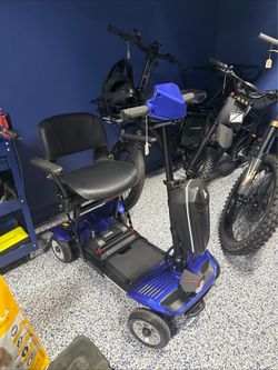 Ew-26 , 4 Wheel 24V 250W aluminum Foldable Mobility Lithium battery Electric Scooter
