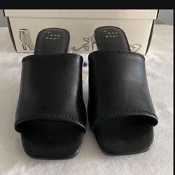 Women’s Size 6  Black Heels Size 6
