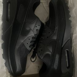 Nike 90 Air Max, Air Jordan 1 Mid, Men’s Vans