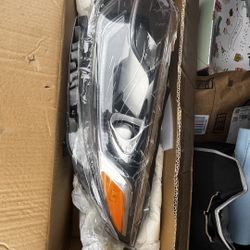 Kia Optima Headlight (complete Housing ) Brand New In Box Never Used 
