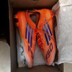 I sell these soccer cleats adidas f50 version pro they are completely new I only used them once they are size 9 for men and size 10 for women