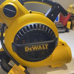 Dewalt Aur Mover 600 Max CFM 120 V 1.5 Amp Brand New 🆕 Electric/ Corded 