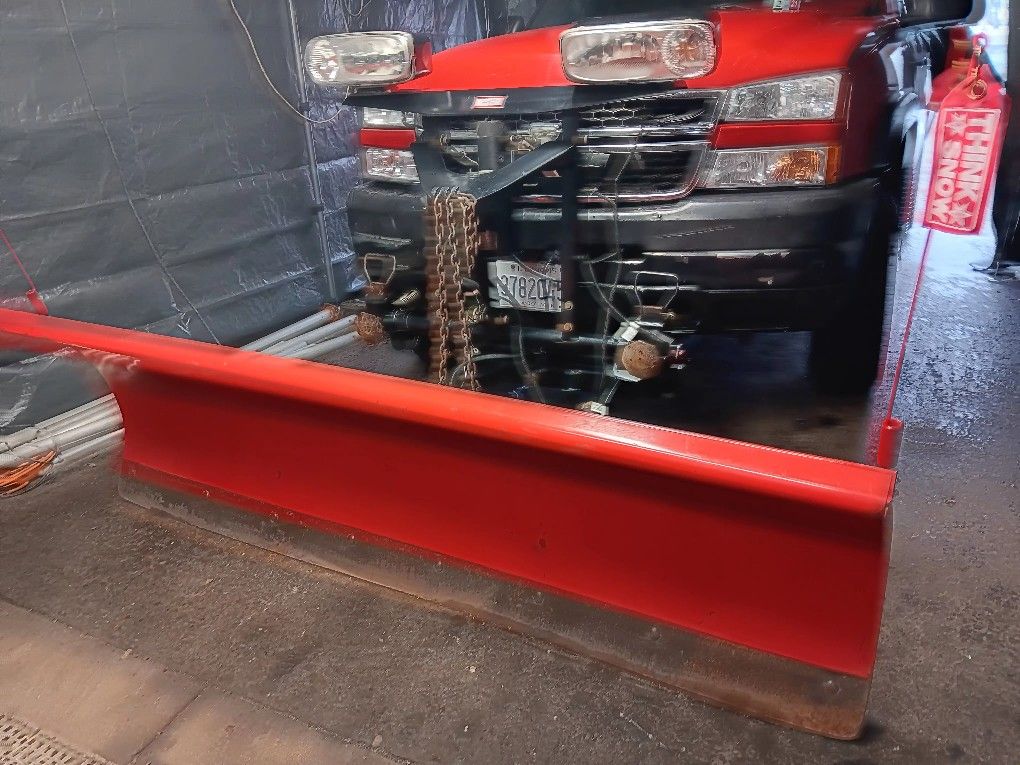 Western 7.5 Ultra Mount Plow