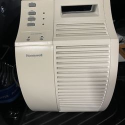HONEYWELL 17000 True HEPA Air Purifier and 1 extra filter