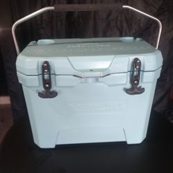 26 Qt. Ozark Trail Outdoor Equipment 
