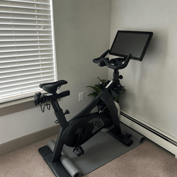 2020 SoulCycle Equinox+ Variis Spin Bike – Like New, Magnetic Resistance - Charlotte, NC