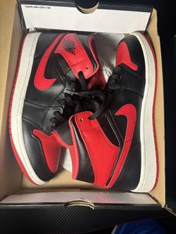Air Jordan 1 Mid Only New