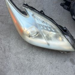 2010 Toyota Prius Right Headlight