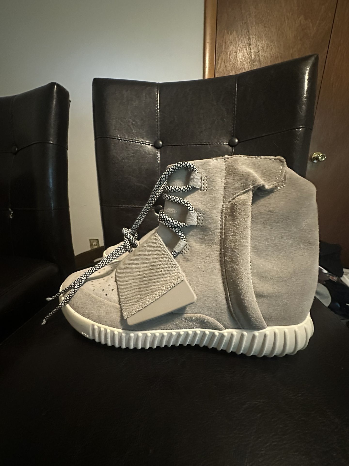 Adidas Yeezy Boost 750 OG Size 8 Men