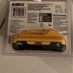 20-Volt MAX Compact Lithium-Ion 4.0Ah Battery Pack