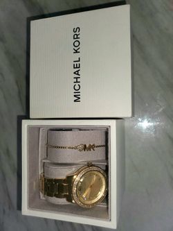 Michael KORS Gold Watch and Bracelet Combo
