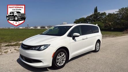 2021 Chrysler Voyager