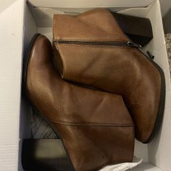 Brown ankle boots 