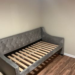 Twin Size Daybed 