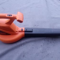 Electric Plug In Leaf Blower Works Perfect In Like New Condition 