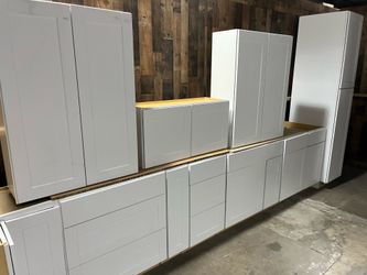 💥 Hampton bay shaker cabinets in Satin White