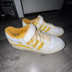 Men’s Yellow And White Adidas Size 9