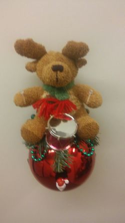 Drumming deer ornament