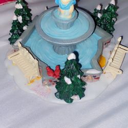 Victorian Village Collectibles Old Towne Fountain 2001 Edition Hand Painted Ames