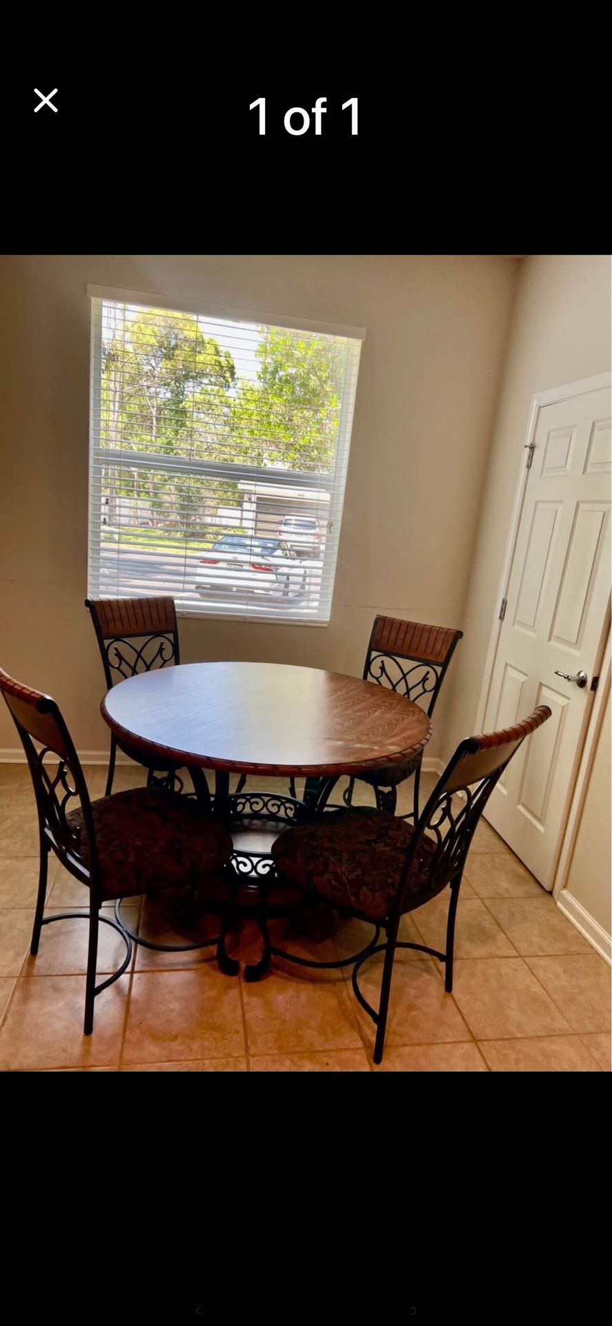 Dining Table With 4 Cushioned Chairs