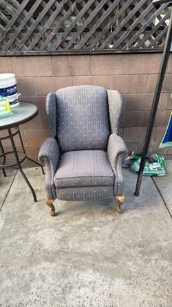 Free Vintage Ashley recliner