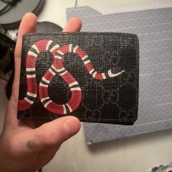 Gucci snake wallet