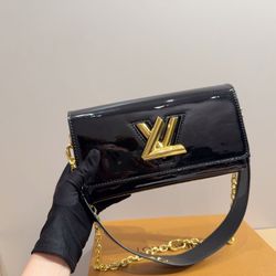 Classic fashion, luxurious fashion, wallet, handbag, crossbody bag, handbag accessory