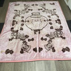 Vintage mink blanket very thick heavy and comfortable 6’ x 7’
