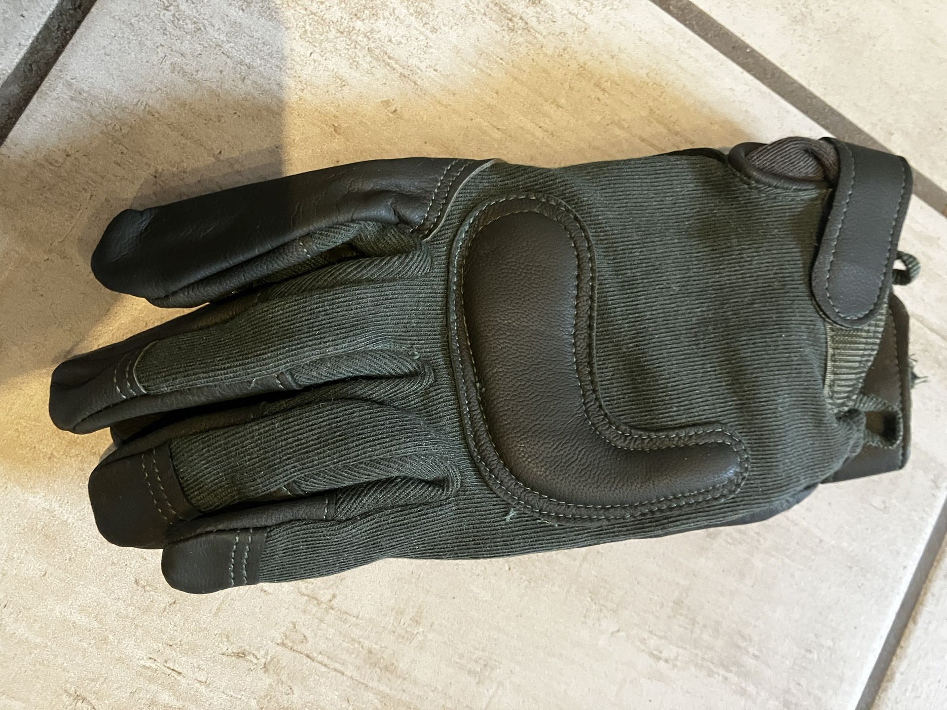 Combat Gloves, and Flyers Gloves, Army Issue