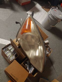 2010 Honda crv right head light
