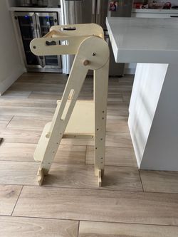 Folding wood toddler learning stool
