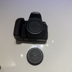 77D Canon Camera