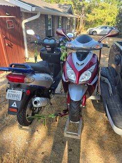 Gas powered scooter