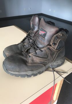 Red wigs steel toe boots used