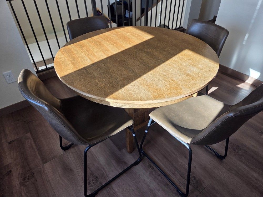 Circle Table With 4 Chairs