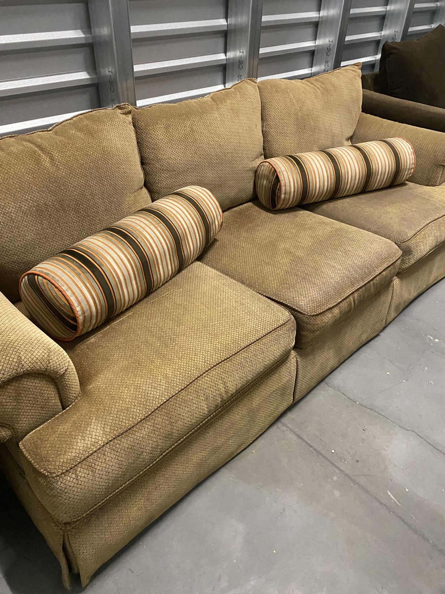 Beautiful RC Willey sofa