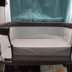 Baby Bassinet Like New