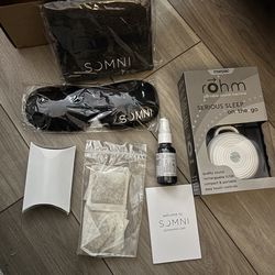 Sleep kit Rohm portable sound machine by the Somni brand.