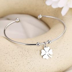 Stainless steel clover shape charm bracelet