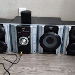 Sony Stereo For Sale with High Powered Sub 