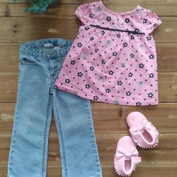 3T 2-PIECE OUTFIT PINK TUNIC W/ MOUSE & FLORAL PRINT PAIRED W/ LIGHT COLORED JEANS