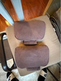 BMW X7 rear seat headrest pillows