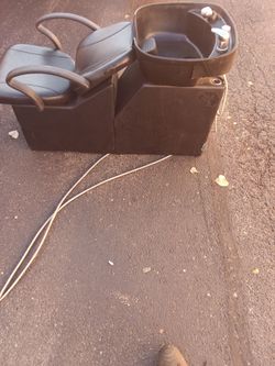 Beauty salon shampoo bowl chair